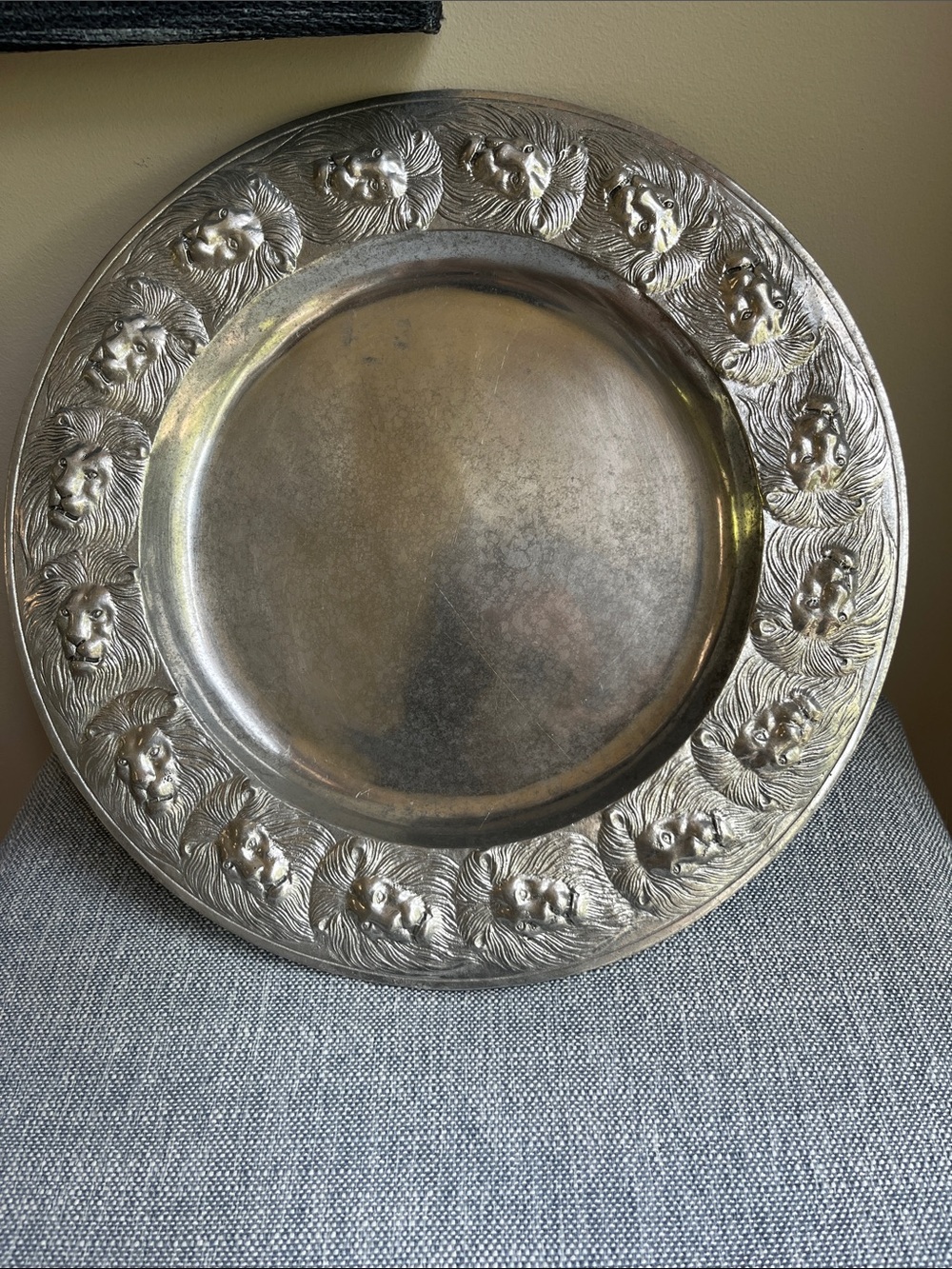 Vintage Arthur‎ Court Lion Zodiac Large Aluminum Plate Platter Charger Leo Metal